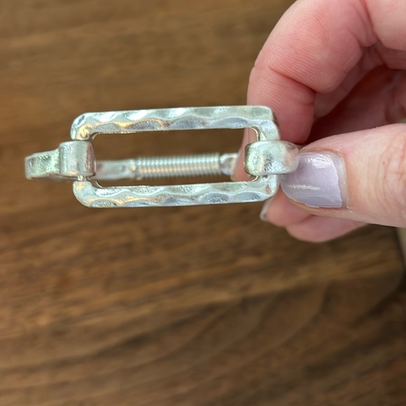 Hammered silver adjustable bracelet-EUC - Picture 2 of 4